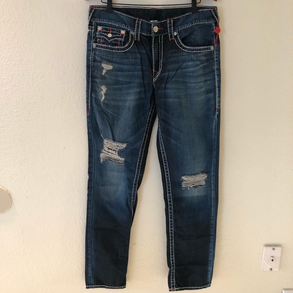 True Religion- SLIM FLAP RED BIG T MENS JEAN